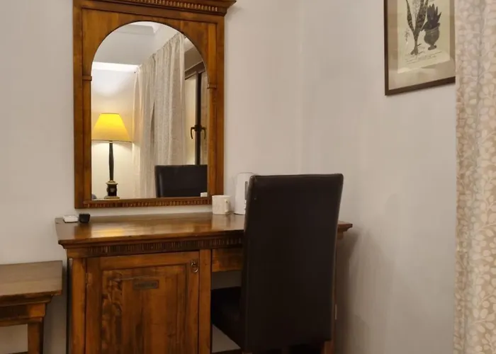 27 @ Arc De Triomphe *