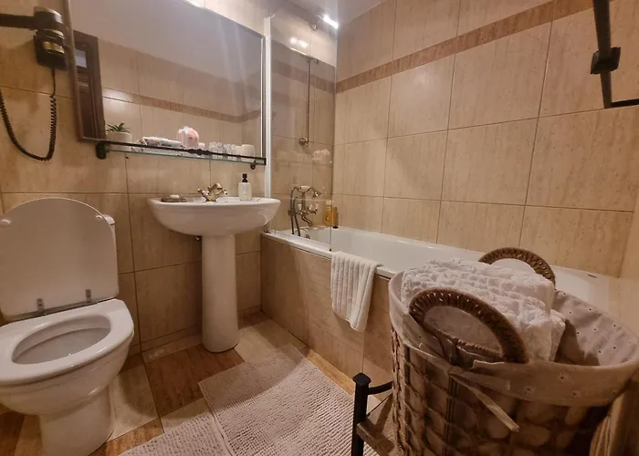 27 @ Arc De Triomphe *