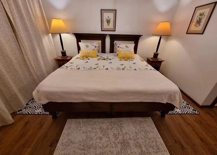 27 @ Arc De Triomphe